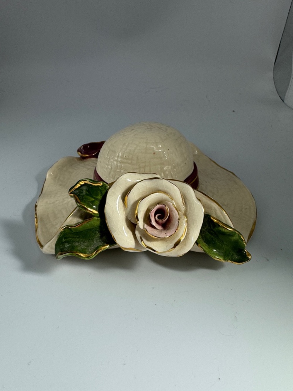 Blue Sky Hat with Rose Handle Holder